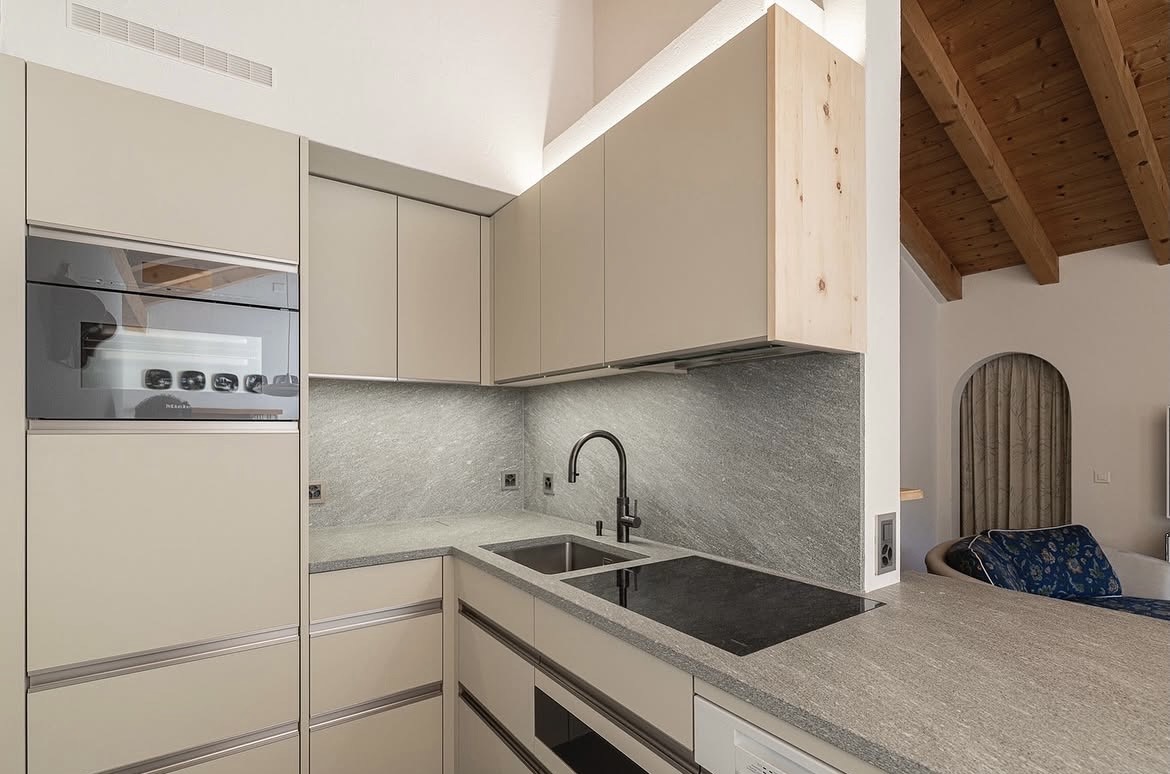 Cuisine sous charpente apparente — DBD Paris
